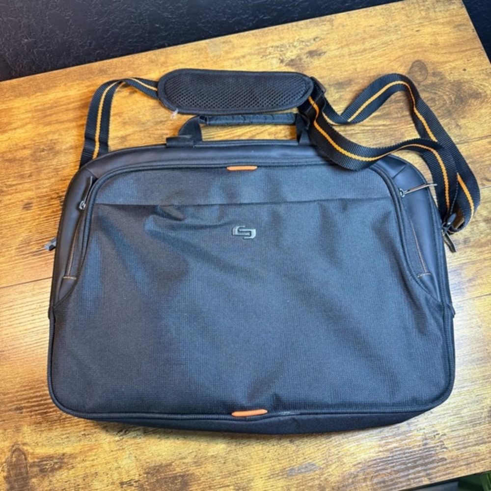 Solo New York Pro Black Polyester 17in Laptop Briefcase Messenger Bag Unisex L